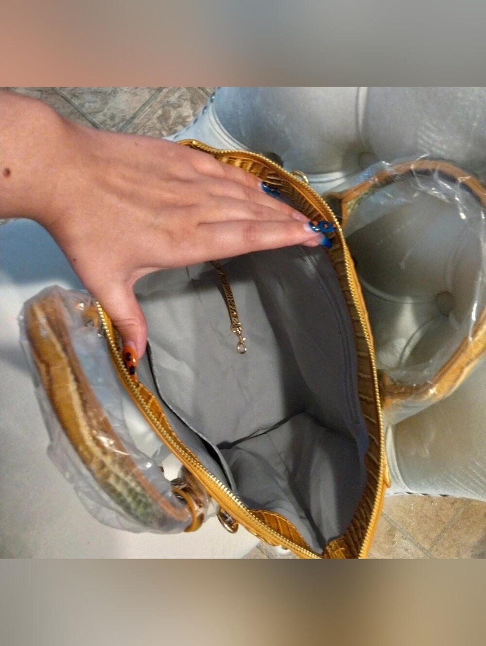 Green Brown Croc-Embossed Tote Bag with Matching Wallet - Picture 6 of 10